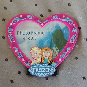 Disney frozen heart frame